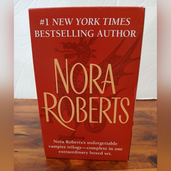 Nora Roberts Box Set The Circle Trilogy - Picture 7 of 7
